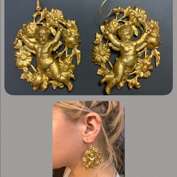SOLD Vintage Victorian Cherub Dangle Earrings. - Picture 2 of 6